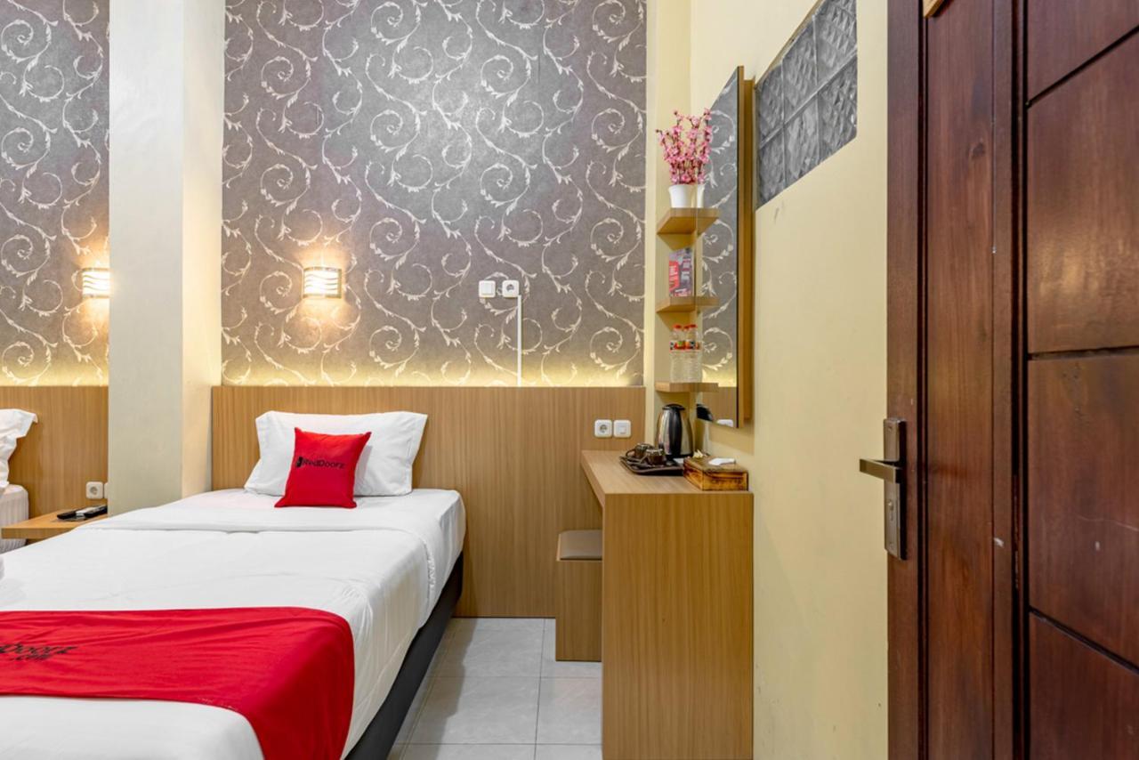 Reddoorz Near Dino Park Hotel Malang Luaran gambar